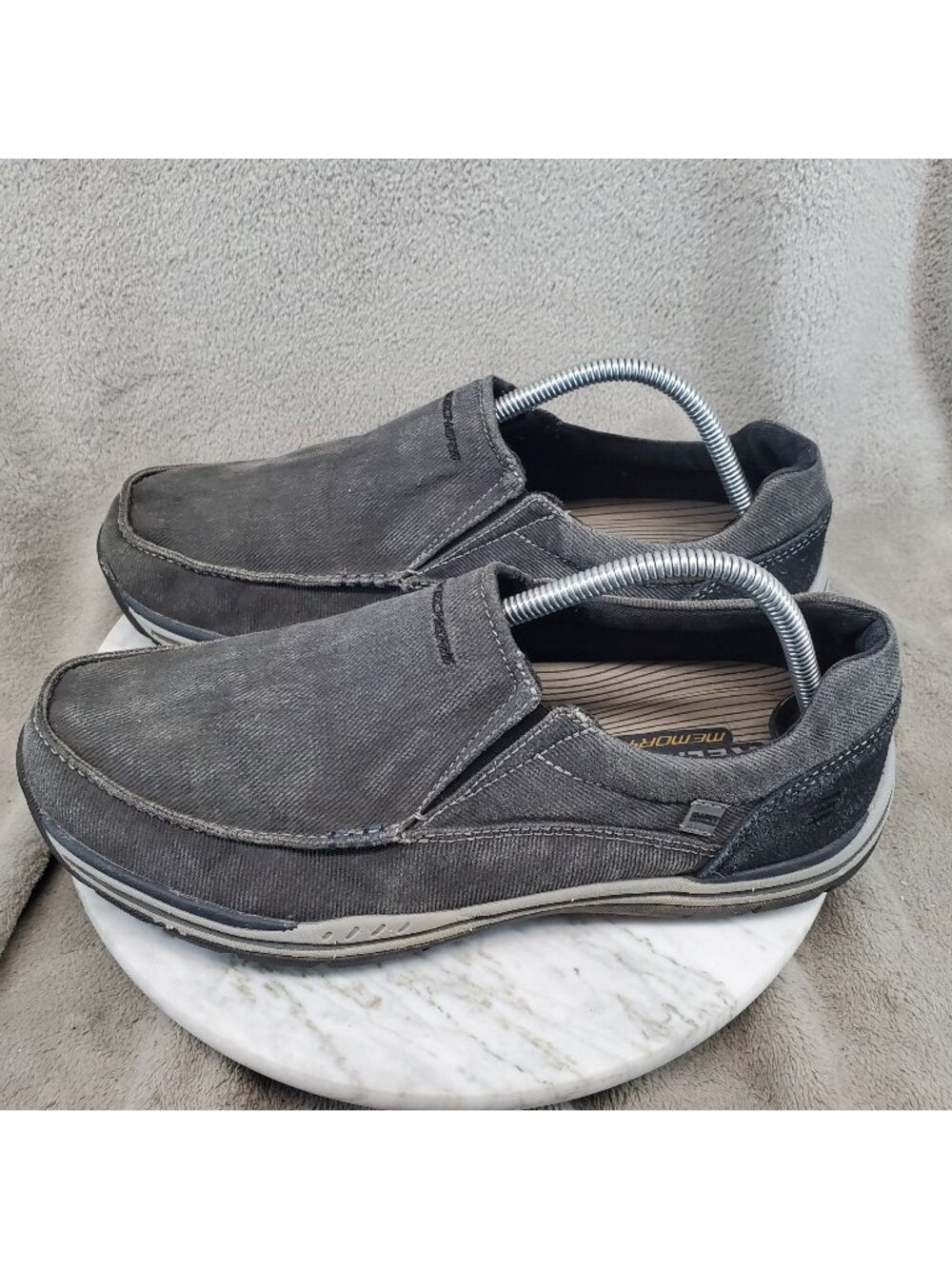Skechers Shoes Mens Size 9.5 Extra Wide Gray Avillo Relaxed Fit Slip On *Read*
